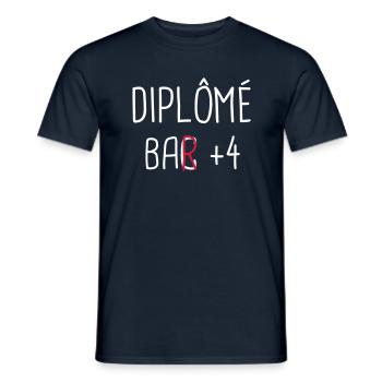bar + 4, cadeau alcool, apéro, alcool, bar, whisky - T-shirt homme - marine - Devant - AI Model Male 178 light (178cm)
