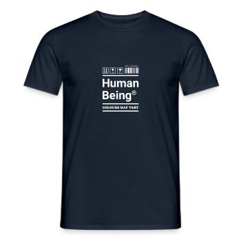 Human Being - Anti Rassismus Etikett - Männer T-Shirt - Navy - Vorne - AI Model Male 178 light (178cm)