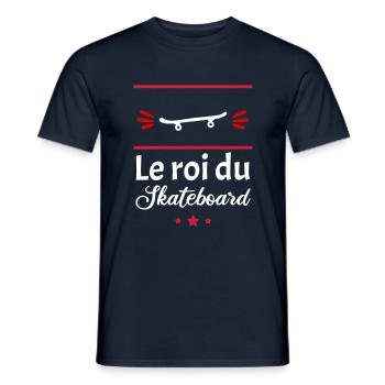 le roi du skateboard, skateboardeur, skateur - T-shirt homme - marine - Devant - AI Model Male 178 light (178cm)