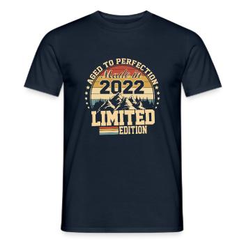 2022 anniversaire 2022 né en 2022 anniversaire - T-shirt homme - marine - Devant - AI Model Male 178 light (178cm)