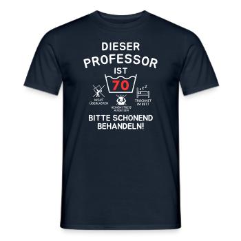 Ce professeur a 70 ans. - T-shirt homme - marine - Devant - AI Model Male 178 light (178cm)