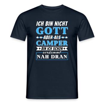 Ich bin nicht Gott aber als Camper nah dran - Männer T-Shirt - Navy - Vorne - AI Model Male 178 light (178cm)