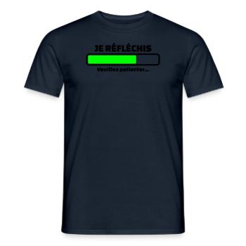 je réfléchis veuillez patienter - T-shirt homme - marine - Devant - AI Model Male 178 light (178cm)