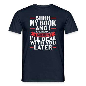 Lustiger Spruch für Leseratten und Buchliebhaber - Männer T-Shirt - Navy - Vorne - AI Model Male 178 light (178cm)
