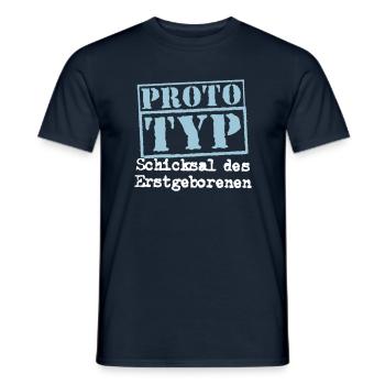 Prototyp Erstgeborener Geburt Geschwister Spruch - Männer T-Shirt - Navy - Vorne - AI Model Male 178 light (178cm)
