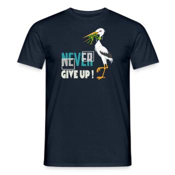 Never Give Up 🐸 Niemals aufgeben Frosch vs Storch - Männer T-Shirt - Navy - Vorne - AI Model Male 178 light (178cm)
