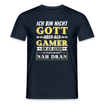 Ich bin nicht Gott aber als Gamer nah dran - Männer T-Shirt - Navy - Vorne - AI Model Male 178 light (178cm)