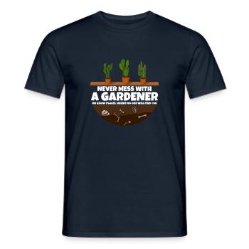 N’investissez jamais avec un jardinier I Gardener disant - T-shirt homme - marine - Devant - AI Model Male 178 light (178cm)