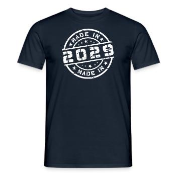 Geburtsjahr Geburtstag Born In - Made in 2029 - Männer T-Shirt - Navy - Vorne - AI Model Male 178 light (178cm)