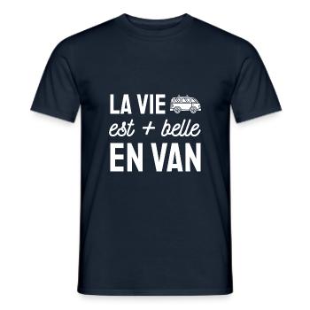 La vie est plus belle en van - Van Life - T-shirt homme - marine - Devant - AI Model Male 178 light (178cm)