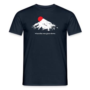 Berglandschaft im Abendrot - Männer T-Shirt - Navy - Vorne - AI Model Male 178 light (178cm)