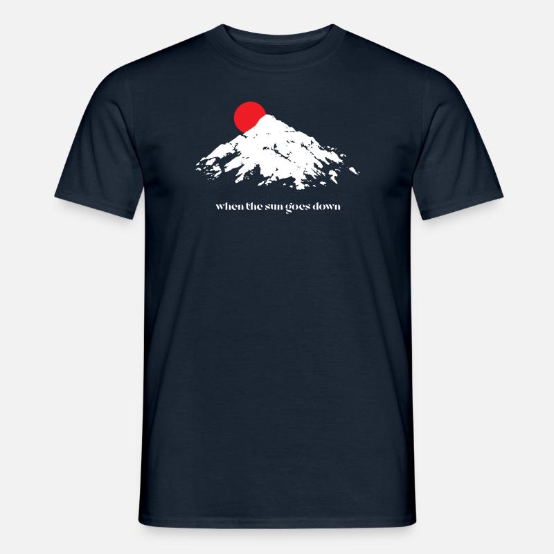 Berglandschaft im Abendrot - Männer T-Shirt - Navy