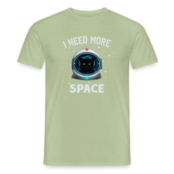 i need more space - Männer T-Shirt - Sage - Vorne - AI Model Male 178 light (178cm)