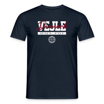Vejle Dänemark Koordinaten Reise Souvenir - Männer T-Shirt - Navy - Vorne - AI Model Male 178 light (178cm)