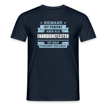 Fun Fahrdienstleiter - Männer T-Shirt - Navy - Vorne - AI Model Male 178 light (178cm)