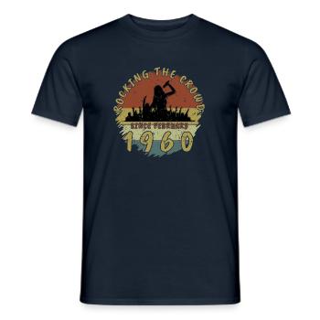 65. Geburtstag Rocking the crowd SNG 02/1960 - Männer T-Shirt - Navy - Vorne - AI Model Male 178 light (178cm)