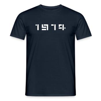 Geburtsjahr Geburtstag Born In - Made in 1974 - Männer T-Shirt - Navy - Vorne - AI Model Male 178 light (178cm)