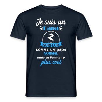 papa cool surfeur, cadeau fête des pères - T-shirt homme - marine - Devant - AI Model Male 178 light (178cm)
