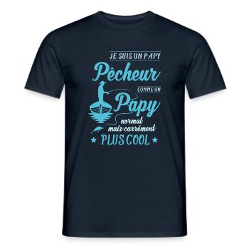 un papy pêcheur est plus cool - T-shirt homme - marine - Devant - AI Model Male 178 light (178cm)