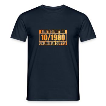 44e anniversaire Édition Limitée - ꝏ Approvisionnement 10/1980 - T-shirt homme - marine - Devant - AI Model Male 178 light (178cm)