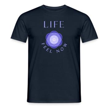 Leben, Jetzt - Männer T-Shirt - Navy - Vorne - AI Model Male 178 light (178cm)