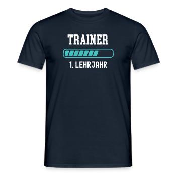 Trainer Ausbildung 1 Lehrjahr Trainerlizenz - Männer T-Shirt - Navy - Vorne - AI Model Male 178 light (178cm)