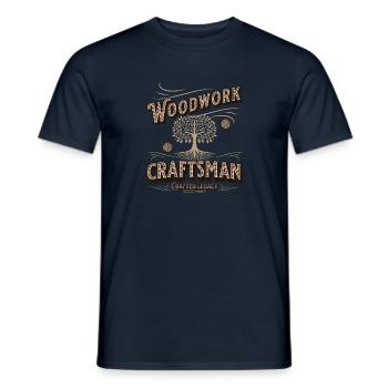 Holzhandwerker - Crafted Legacy - Männer T-Shirt - Navy - Vorne - AI Model Male 178 light (178cm)