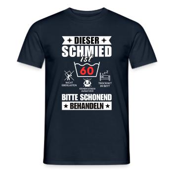 Dieser Schmied ist 60. Schonend behandeln - Männer T-Shirt - Navy - Vorne - AI Model Male 178 light (178cm)