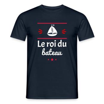 le roi du bateau, voilier, capitaine - T-shirt homme - marine - Devant - AI Model Male 178 light (178cm)