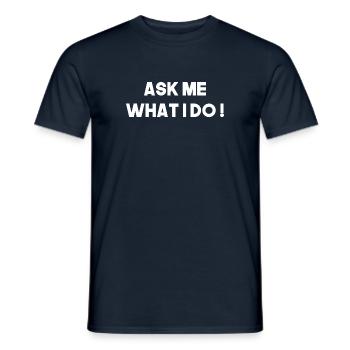 T-Shirt Humor - Männer T-Shirt - Navy - Vorne - AI Model Male 178 light (178cm)