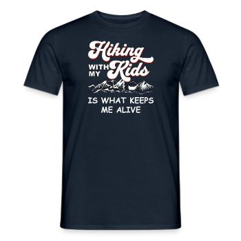 Randonner avec mes enfants me permet de rester en vie - T-shirt homme - marine - Devant - AI Model Male 178 light (178cm)
