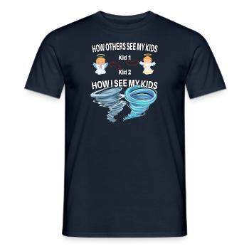 Wie andere meine Kinder sehen - Männer T-Shirt - Navy - Vorne - AI Model Male 178 light (178cm)