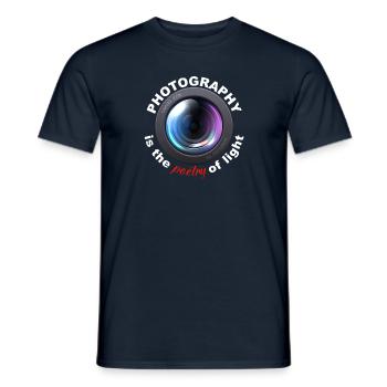 Photography is the poetry of light - Männer T-Shirt - Navy - Vorne - AI Model Male 178 light (178cm)