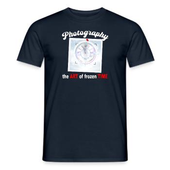 La photographie est l’art du temps figé - T-shirt homme - marine - Devant - AI Model Male 178 light (178cm)