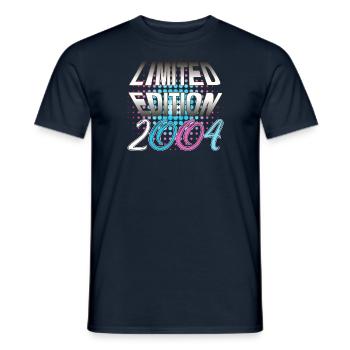 Limited Edition 2004 - Männer T-Shirt - Navy - Vorne - AI Model Male 178 light (178cm)