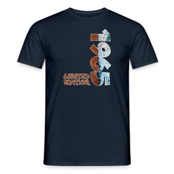 Edition Limitée 1966 Beach Design - T-shirt homme - marine - Devant - AI Model Male 178 light (178cm)