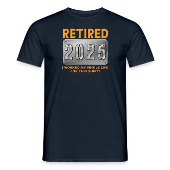 Retired 2025 - Endlich in Rente - Männer T-Shirt - Navy - Vorne - AI Model Male 178 light (178cm)