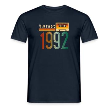 Année 1992 Old School Cassette Musique Rétro - T-shirt homme - marine - Devant - AI Model Male 178 light (178cm)