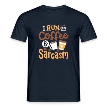 Je fonctionne sur le sarcasme du café - T-shirt homme - marine - Devant - AI Model Male 178 light (178cm)