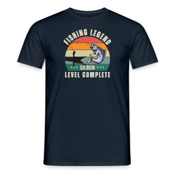 Légende de pêche - Niveau « Saumon » terminé - T-shirt homme - marine - Devant - AI Model Male 178 light (178cm)