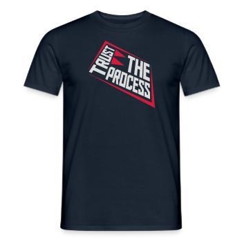 trust the process Zitat - Männer T-Shirt - Navy - Vorne - AI Model Male 178 light (178cm)