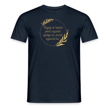 Soyez la raison pour laquelle quelqu'un sourit - T-shirt homme - marine - Devant - AI Model Male 178 light (178cm)