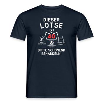 Dieser Lotse ist 40. Schonend behandeln - Männer T-Shirt - Navy - Vorne - AI Model Male 178 light (178cm)