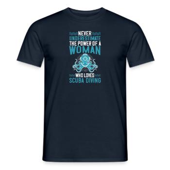 never underestimate the power of a woman who - Men's T-Shirt - navy - Front - AI Model Male 178 light (178cm)