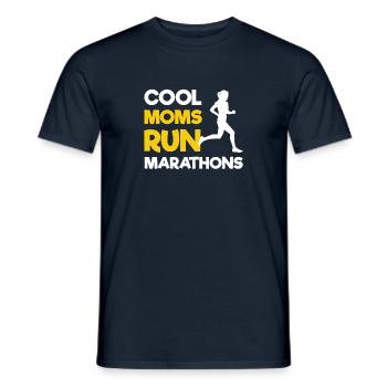 Les mamans cool courent des marathons | Mères qui courent - T-shirt homme - marine - Devant - AI Model Male 178 light (178cm)