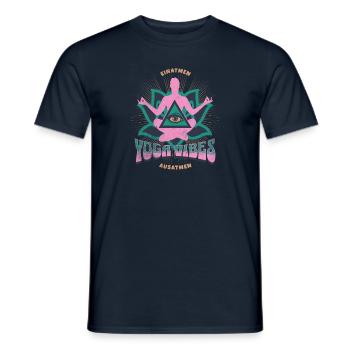Einatmen Ausatmen Yoga Vibes Spruch - Männer T-Shirt - Navy - Vorne - AI Model Male 178 light (178cm)
