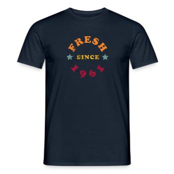 Frais depuis 1961 - T-shirt homme - marine - Devant - AI Model Male 178 light (178cm)