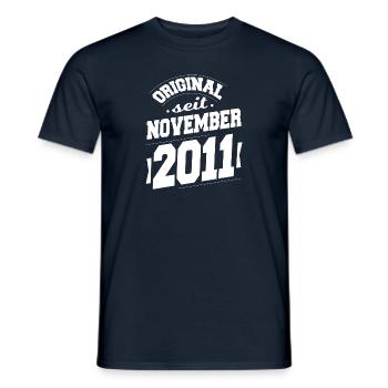 November 2011 Original seit 12 Jahren Mann Frau - Männer T-Shirt - Navy - Vorne - AI Model Male 178 light (178cm)