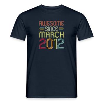 Geschenke zum 11. Geburtstag Awesome seit März 2012 11 Ye - Männer T-Shirt - Navy - Vorne - AI Model Male 178 light (178cm)