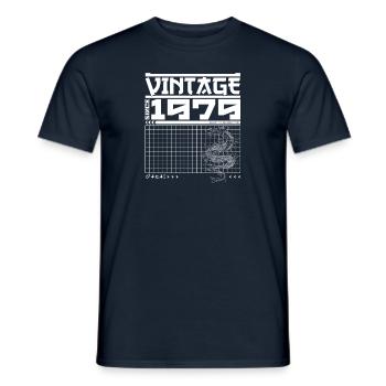 Drachengeist seit 1979 - Vermächtnis zum 46. Geburtstag - Männer T-Shirt - Navy - Vorne - AI Model Male 178 light (178cm)